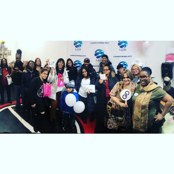 Emtstruck Posh&Sip Bronx NY - Picture 1 of 8